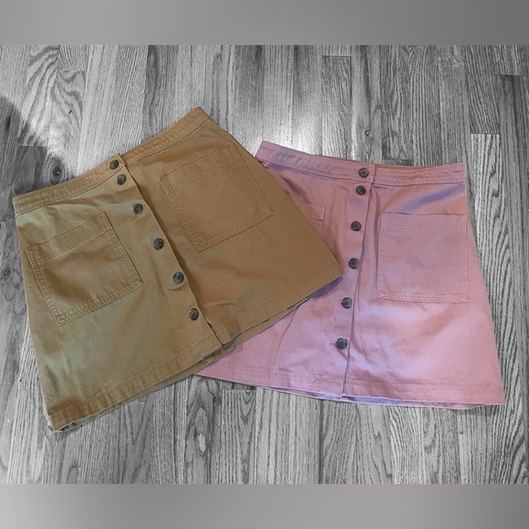 Old Navy Women’s Bundle of 2 Button Down Mini Skirts SZ 8 - Picture 1 of 8